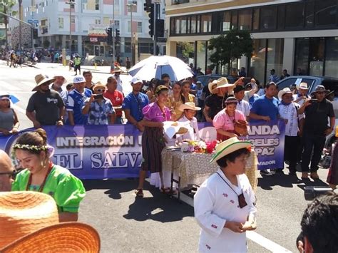 Arrancan Celebraciones De Fiestas Patrias En Los Ángeles Con El Desfile Por La Independencia De