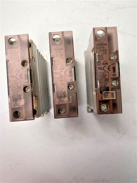 Omron G Pb B Vd Solid State Relay Vdc Vac Lot Of Ebay