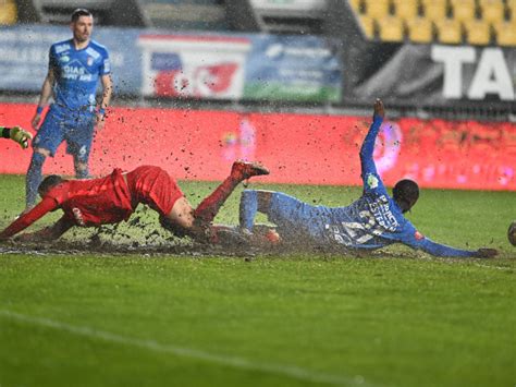 Lupt N Noroi Cele Mai Tari Imagini De La Chindia Fcsb Meci Jucat