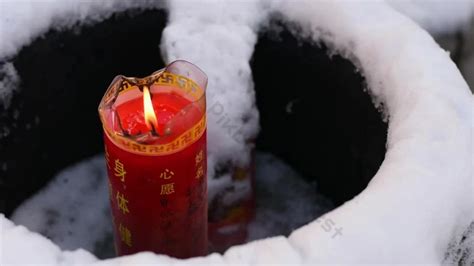 The Prayer Candles In The Temple After The Heavy Snow At 1080P Video ...