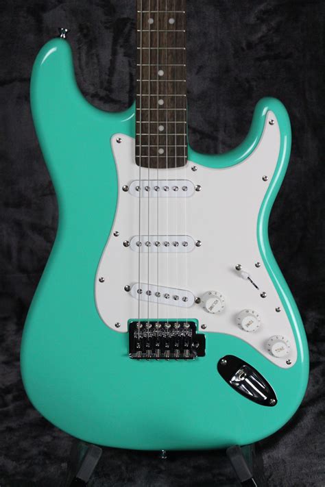 Squier Bullet Stratocaster > Guitars Electric Solid Body | Empire ...