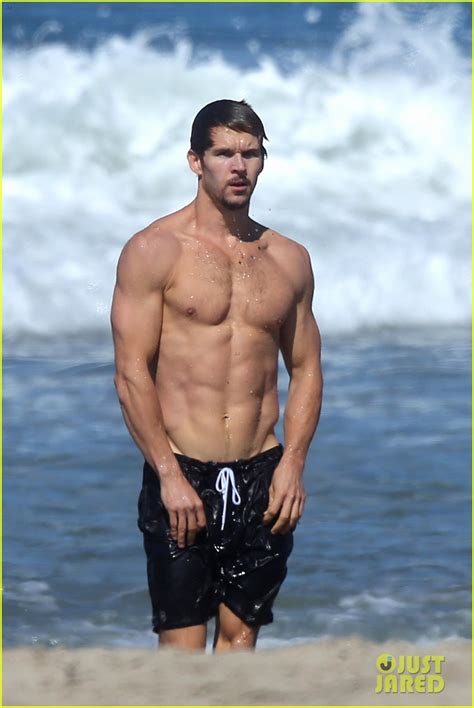 Shirtless Ryan Kwanten Shows Off His Killer Body For Malibu Beach Dip