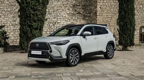 Купить Тoyota Corolla Cross (Тойота Королла Кросс) 2024 у официального ...