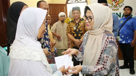 Wali Kota Dr Susanti Dan Baznas Pematangsiantar Salurkan Zakat Sebanyak