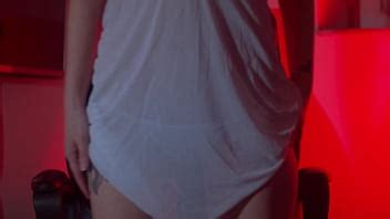 Horny Milf Love To Spank Her Hot Ass XNXX