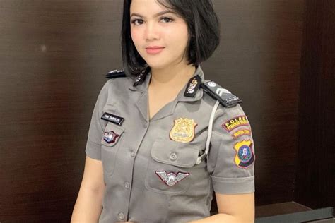 Tak Hanya Akp Rita Yuliana Vani Simbolon Juga Curi Perhatian Berikut