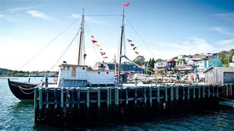 Lunenburg And Mahone Bay Tour