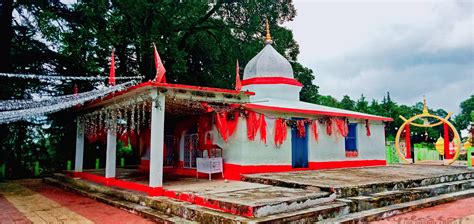 Hindu Temple in a small village. Looks so peaceful. 🚩 : r/templestop