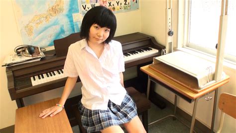 夢は、アイドル歌手になることです。 あつこ 日本のアダルト動画 熟女 ときどき 若い娘