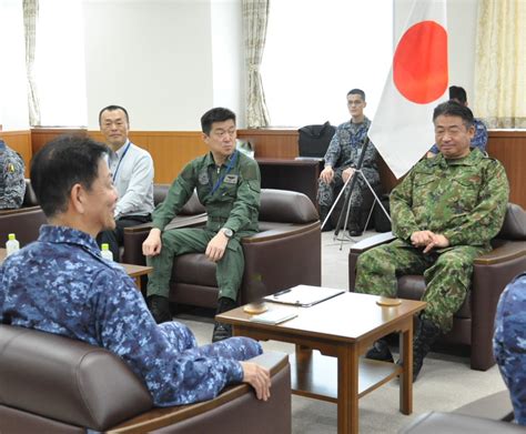 航空総隊司令部 On Twitter Rt Jgsdf Gcc Pao 5月15日、 陸上総隊 竹本司令官は、 自衛艦隊 司令部を訪問し、自衛艦隊司令官 齋藤海将 、 航空総隊