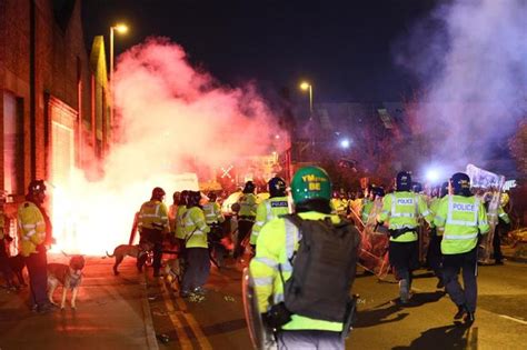 Starcia Kibic W Legii Warszawa Z Policj Aresztowano Ponad Os B