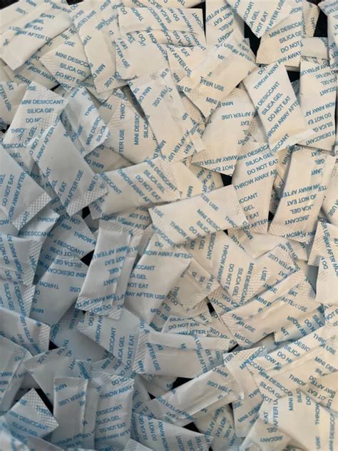 50 x 1g Silica Gel Sachets - The Packaging Bubble