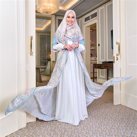 Jual MANDJHA Barvikha Dress Outer By IVAN GUNAWAN Busana Muslim