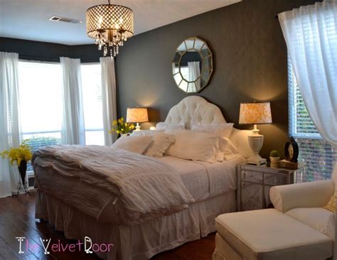 10 Bedroom Chandeliers That Set The Mood