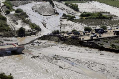 Se Elevan A 72 000 Los Damnificados Por Las Lluvias E Inundaciones En Perú