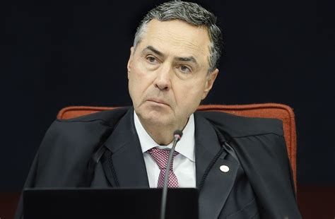 Barroso do STF nega andamento de ação sobre Forças Armadas O Rolo