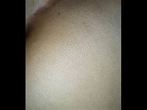 Solita se acomoda y abre el culote para que le dé su lavadora anal con mi lengua XVIDEOS