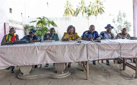 Togo La Dmp Annonce Une Descente Dans Les Rues De Lom Apr S Le D C S