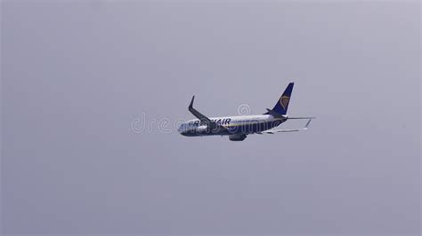 Ryanair Boeing Jet Flying Up In The Sky Stock Video Video Of Chain