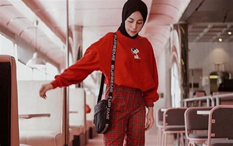 Berani Tampil Beda Coba 5 Gaya Hijab Ala Selebgram Ini Okezone Muslim