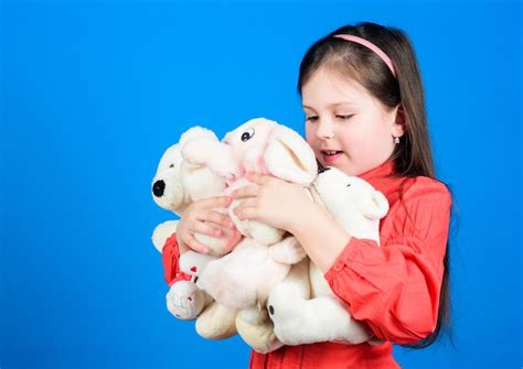 Rosto Sorridente De Menina Pequena Brinquedos Inf Ncia Feliz Menina