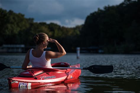 Images Gratuites Eau La Personne Femme Bateau Lac Aventure