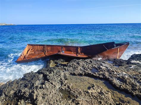 L isola che non c è A Lampedusa oltre 10 000 gli sbarchi in quattro