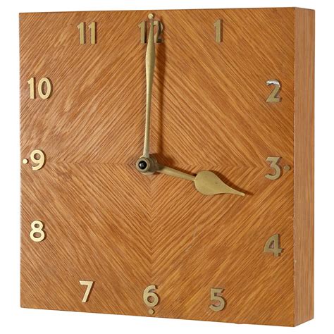 Horloge Murale En Bois Par Country Corner En Vente Sur Stdibs