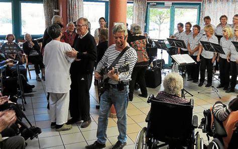 Ehpad Ker Lenn Un après midi en chansons Le Télégramme