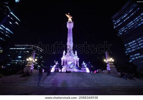 1 Paseo De La Reforma Ciudad De Mexico De Noche Images, Stock Photos ...