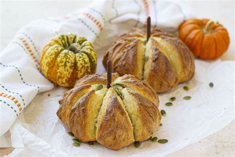 Easy Pumpkin Shaped Bread Recipe