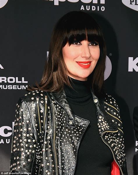 Karen O Announces Pregnancy At The Rock And Roll Hall Of Fame In