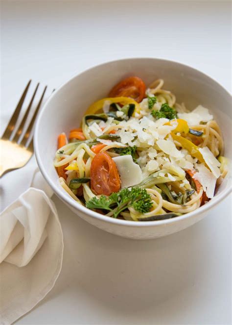 Try This Olive Garden Inspired Spiralized Primavera Pasta Recipe