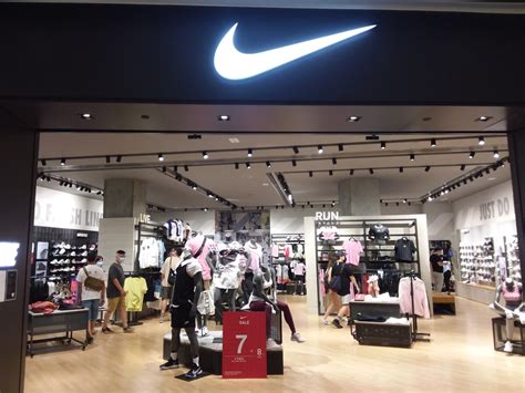 Nike opuszcza rosyjski rynek Znikają wszystkie sklepy marki