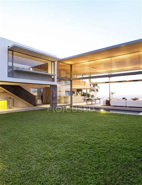 Backyard of modern house — comfort, luxury - Stock Photo | #199738990