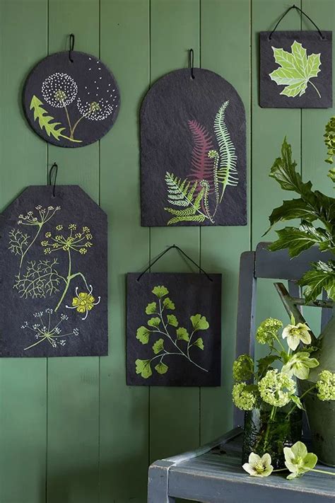 DIY déco peindre des motifs végétaux sur de lardoise Peinture