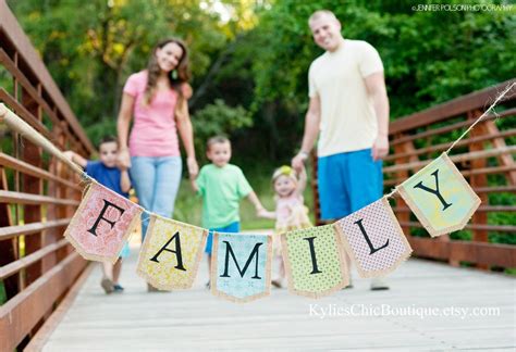 11 Creative Family Reunion Banner Ideas | Family photo props, Family ...