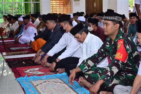 Bupati Musa Sholat Idul Adha Di Masjid Ar Rahman Skalapost