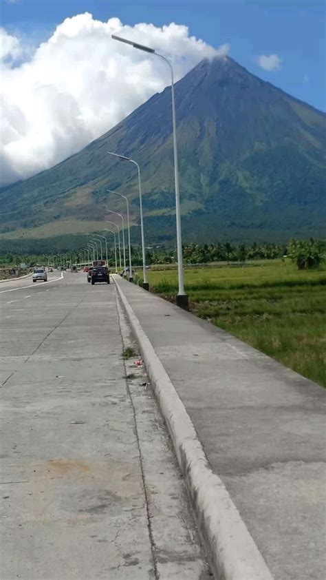 Mt. Mayon | Nature pictures, Natural landmarks, Landmarks