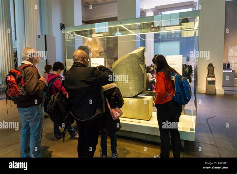 Rosetta stone british museum hi-res stock photography and images - Alamy