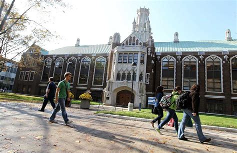 University of Windsor fares poorly in national survey rankings ...