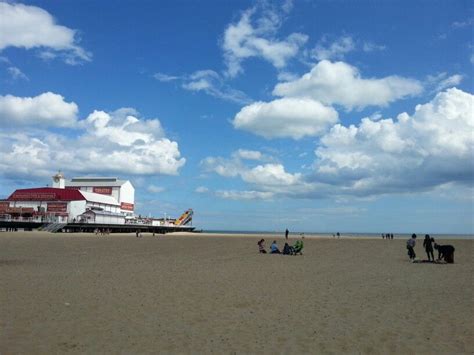 Great Yarmouth seafront and pier. | Incredible places, Great yarmouth ...