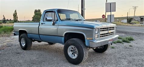 1986 Chevy K20 Lifted Nice Interior Extra Wheels And Tires And Push Bar