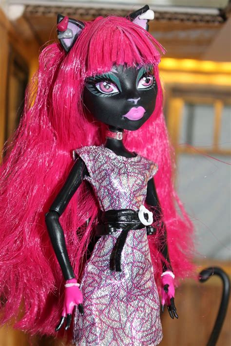 Schailes Dolls And Miniatures Monster High Catty Noir