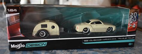 MAISTO Elite Transport 1966 VOLKSWAGEN KARMANN GHIA TRAVELER TRAILER