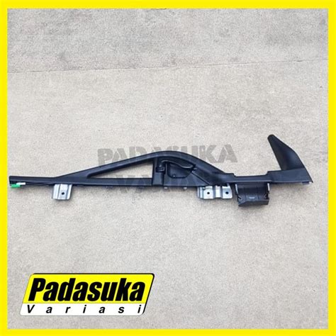 Door Trim Assy Canter Atas Hitam Original Kiri Kanan Lazada Indonesia