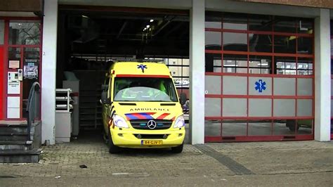 Ambulance Eindhoven Vertrekt Met Spoed Vanaf De Post Youtube