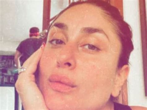 Kareena Kapoor Khan Pouts As Saif Ali Khan Works Out In This Pic News18