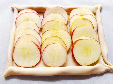 Rustic Apple Tart With Almond Crumble