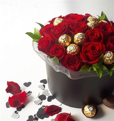 Grand Roses & Chocolate Box – Prestige Flower Shop